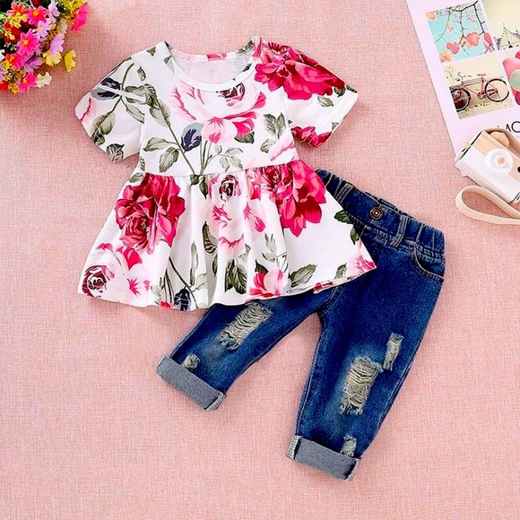 Floral Ruffle Top Distressed Cuffed Jeans 2 PC Set